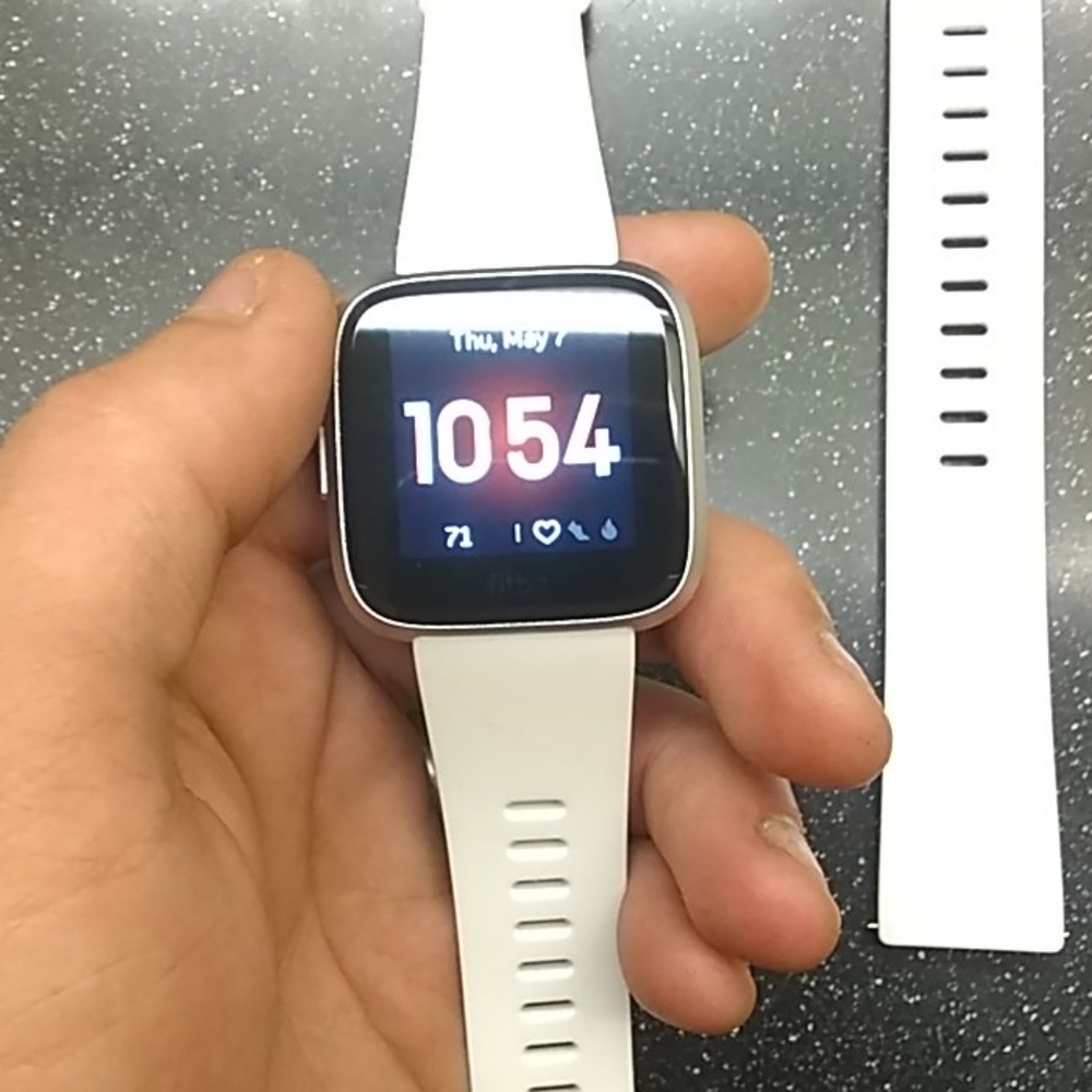 Fitbit versa LITE - Picture 3 of 4